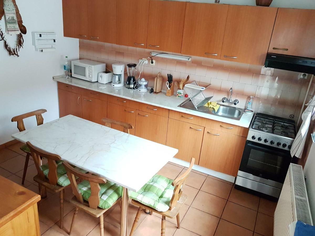 Colonia Sase Martie Casa Bunicilorヴィラ エクステリア 写真